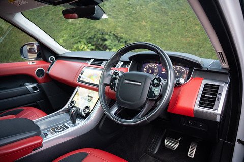 3.0 SD V6 HSE Dynamic SUV 5dr Diesel Auto 4WD Euro 6 (s/s) (306 ps)