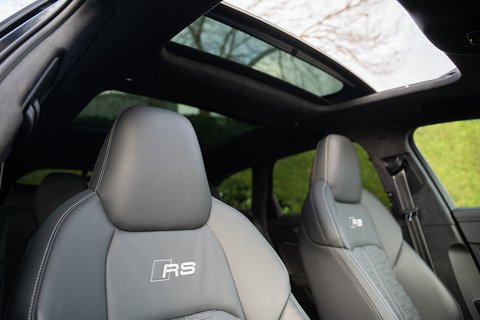 4.0 TFSI V8 Performance Carbon Vorsprung Estate 5dr Petrol Tiptronic quattro Euro 6 (s/s) (630 ps)