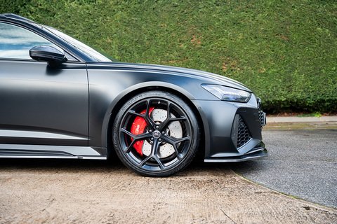 4.0 TFSI V8 Performance Carbon Vorsprung Estate 5dr Petrol Tiptronic quattro Euro 6 (s/s) (630 ps)