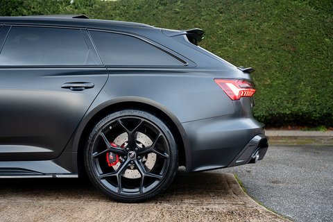 4.0 TFSI V8 Performance Carbon Vorsprung Estate 5dr Petrol Tiptronic quattro Euro 6 (s/s) (630 ps)