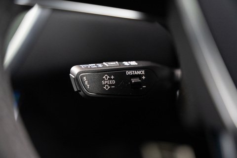 4.0 TFSI V8 Performance Carbon Vorsprung Estate 5dr Petrol Tiptronic quattro Euro 6 (s/s) (630 ps)