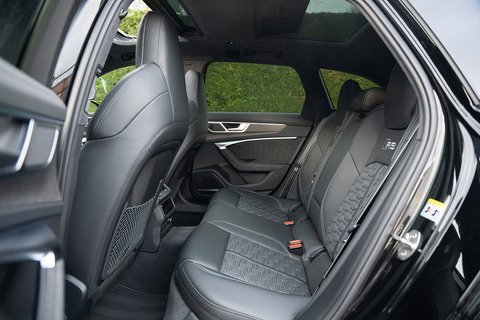 4.0 TFSI V8 Performance Carbon Vorsprung Estate 5dr Petrol Tiptronic quattro Euro 6 (s/s) (630 ps)