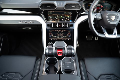 4.0 V8 BiTurbo SUV 5dr Petrol Auto 4WD Euro 6 (650 ps)