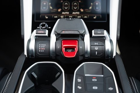 4.0 V8 BiTurbo SUV 5dr Petrol Auto 4WD Euro 6 (650 ps)