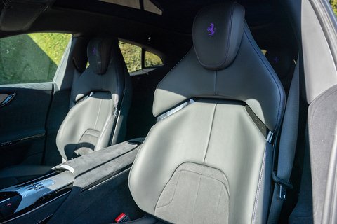 6.5 V12 SUV 4dr Petrol F1 DCT 4WD Euro 6 (s/s) (725 ps)