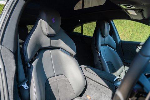 6.5 V12 SUV 4dr Petrol F1 DCT 4WD Euro 6 (s/s) (725 ps)