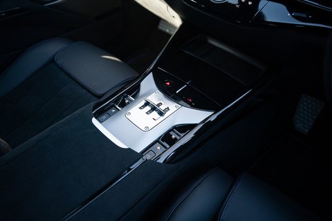 6.5 V12 SUV 4dr Petrol F1 DCT 4WD Euro 6 (s/s) (725 ps)