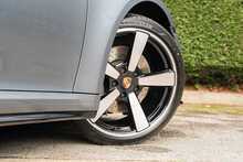 Porsche 911 T 992 Carrera 