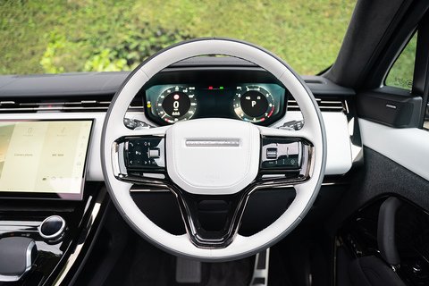 4.4 P530 V8 First Edition SUV 5dr Petrol Auto 4WD Euro 6 (s/s) (530 ps)