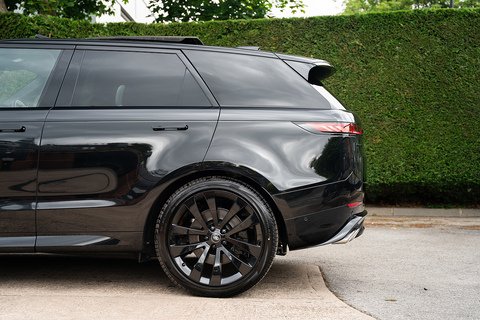 4.4 P530 V8 First Edition SUV 5dr Petrol Auto 4WD Euro 6 (s/s) (530 ps)