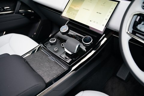 4.4 P530 V8 First Edition SUV 5dr Petrol Auto 4WD Euro 6 (s/s) (530 ps)