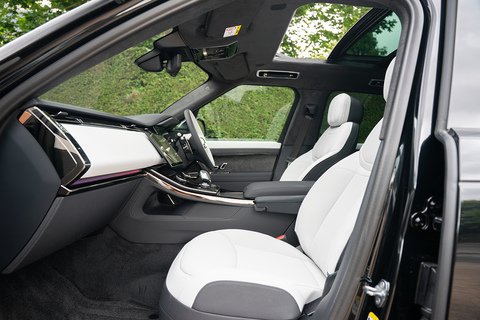 4.4 P530 V8 First Edition SUV 5dr Petrol Auto 4WD Euro 6 (s/s) (530 ps)