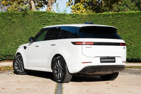 3.0 D300 MHEV Dynamic SE SUV 5dr Diesel Auto 4WD Euro 6 (s/s) (300 ps)