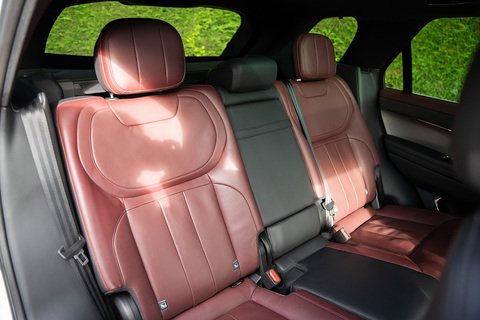 3.0 D300 MHEV Dynamic SE SUV 5dr Diesel Auto 4WD Euro 6 (s/s) (300 ps)