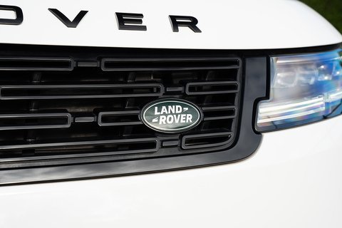 3.0 D300 MHEV Dynamic SE SUV 5dr Diesel Auto 4WD Euro 6 (s/s) (300 ps)