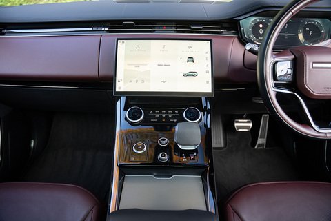 3.0 D300 MHEV Dynamic SE SUV 5dr Diesel Auto 4WD Euro 6 (s/s) (300 ps)