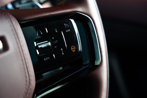 3.0 D300 MHEV Dynamic SE SUV 5dr Diesel Auto 4WD Euro 6 (s/s) (300 ps)