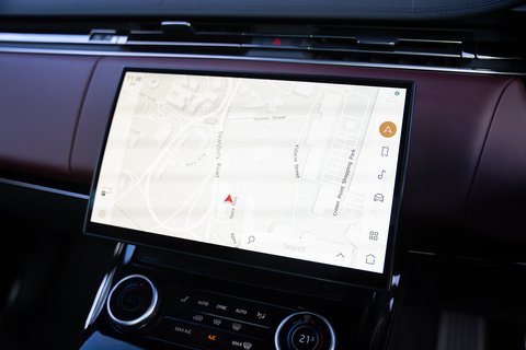 3.0 D300 MHEV Dynamic SE SUV 5dr Diesel Auto 4WD Euro 6 (s/s) (300 ps)