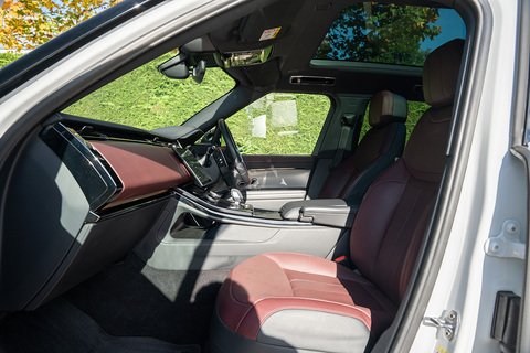 3.0 D300 MHEV Dynamic SE SUV 5dr Diesel Auto 4WD Euro 6 (s/s) (300 ps)