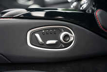 Aston Martin Vantage V8 