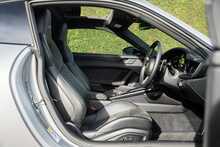 Porsche 911 T 992 Carrera 4 GTS 