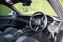 Porsche 911 T 992 Carrera 4 GTS 