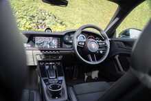 Porsche 911 T 992 Carrera 4 GTS 