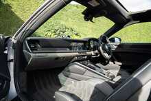 Porsche 911 T 992 Carrera 4 GTS 