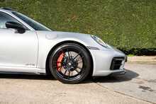 Porsche 911 T 992 Carrera 4 GTS 