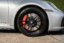 Porsche 911 T 992 Carrera 4 GTS 