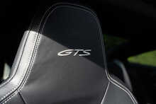 Porsche 911 T 992 Carrera 4 GTS 