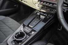 Porsche 911 T 992 Carrera 4 GTS 