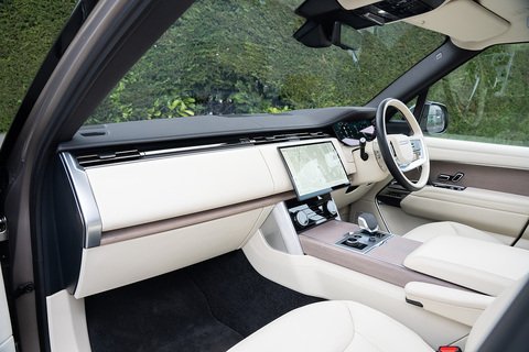 4.4 P530 V8 First Edition SUV 5dr Petrol Auto 4WD Euro 6 (s/s) (530 ps)