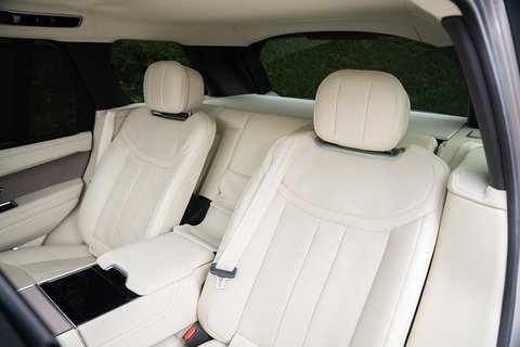 4.4 P530 V8 First Edition SUV 5dr Petrol Auto 4WD Euro 6 (s/s) (530 ps)