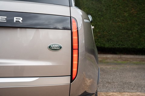 4.4 P530 V8 First Edition SUV 5dr Petrol Auto 4WD Euro 6 (s/s) (530 ps)