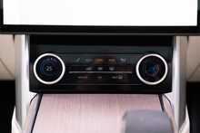 Land Rover Range Rover P530 V8 First Edition 