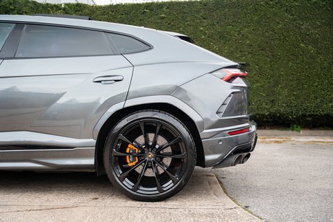 4.0 V8 BiTurbo SUV 5dr Petrol Auto 4WD Euro 6 (650 ps)