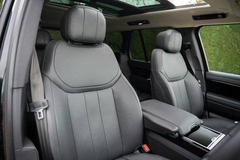 3.0 D300 MHEV SE SUV 5dr Diesel Auto 4WD Euro 6 (s/s) (300 ps)