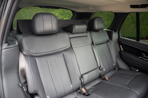 3.0 D300 MHEV SE SUV 5dr Diesel Auto 4WD Euro 6 (s/s) (300 ps)