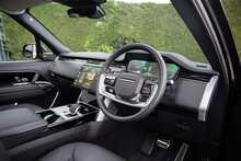 Land Rover Range Rover D300 MHEV SE 