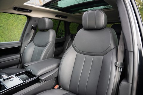 3.0 D300 MHEV SE SUV 5dr Diesel Auto 4WD Euro 6 (s/s) (300 ps)