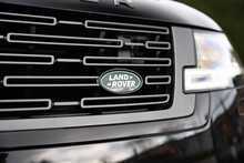 Land Rover Range Rover D300 MHEV SE 