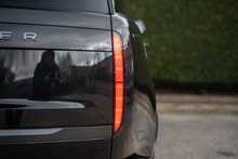 Land Rover Range Rover D300 MHEV SE 