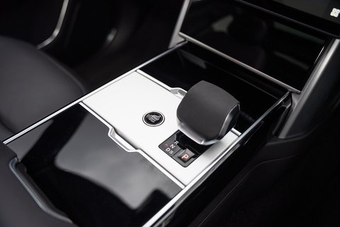 3.0 D300 MHEV SE SUV 5dr Diesel Auto 4WD Euro 6 (s/s) (300 ps)