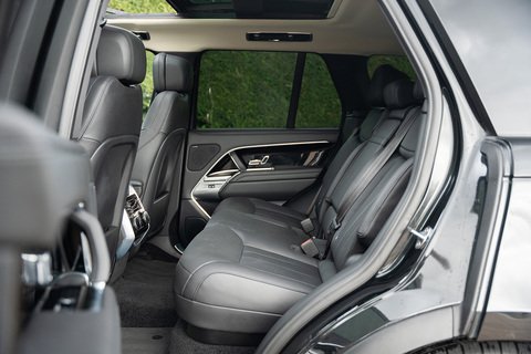 3.0 D300 MHEV SE SUV 5dr Diesel Auto 4WD Euro 6 (s/s) (300 ps)