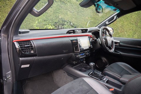 2.8 D-4D GR SPORT Pickup Double Cab 4dr Diesel Auto 4WD Euro 6 (s/s) (204 ps)