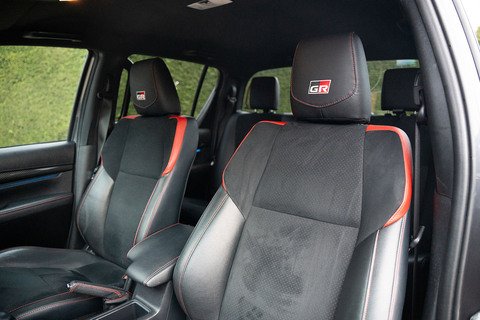 2.8 D-4D GR SPORT Pickup Double Cab 4dr Diesel Auto 4WD Euro 6 (s/s) (204 ps)