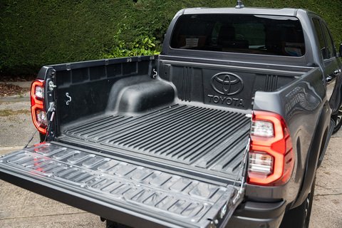 2.8 D-4D GR SPORT Pickup Double Cab 4dr Diesel Auto 4WD Euro 6 (s/s) (204 ps)