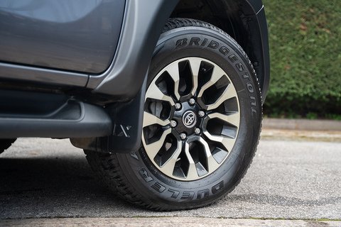 2.8 D-4D GR SPORT Pickup Double Cab 4dr Diesel Auto 4WD Euro 6 (s/s) (204 ps)