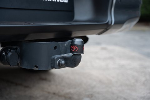 2.8 D-4D GR SPORT Pickup Double Cab 4dr Diesel Auto 4WD Euro 6 (s/s) (204 ps)